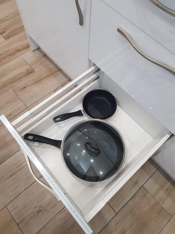 Family Comfortable Apartment أرونا المظهر الخارجي الصورة