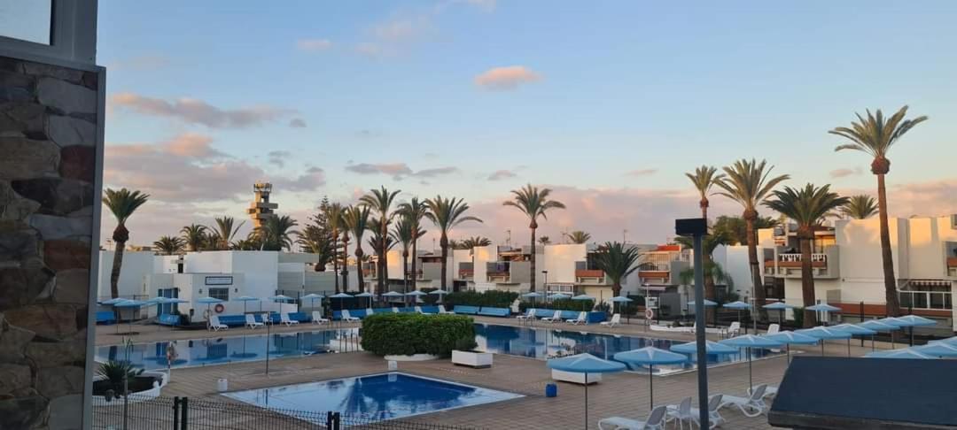 Family Comfortable Apartment أرونا المظهر الخارجي الصورة