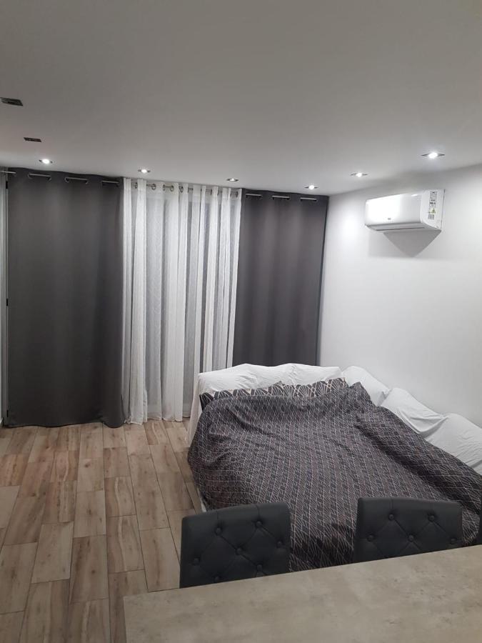 Family Comfortable Apartment أرونا المظهر الخارجي الصورة